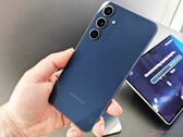 Das Samsung Galaxy A35 5G erhält ein modernisiertes Design mit flachem Rahmen. (Bild: Notebookcheck)