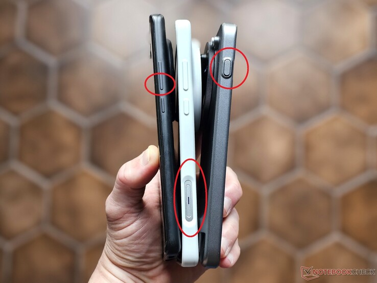 Drei Vivo-Generationen, drei Kamera-Shortcuts: Von links nach rechts: Vivo X100 Pro, Vivo X200 Ultra, Vivo X300 Pro (um 180 Grad gedreht)