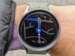 Die Galaxy Watch5 Pro navigiert zuverlässig mit Google Maps