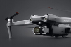 Bei Amazon gibt es aktuell mehrere Drohnen reduziert. (Bild: Amazon)