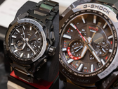 Die Casio MTG-B4000BD-1A (links) und die MTG-B4000B-1A (rechts) sind auf echten Bildern zu sehen