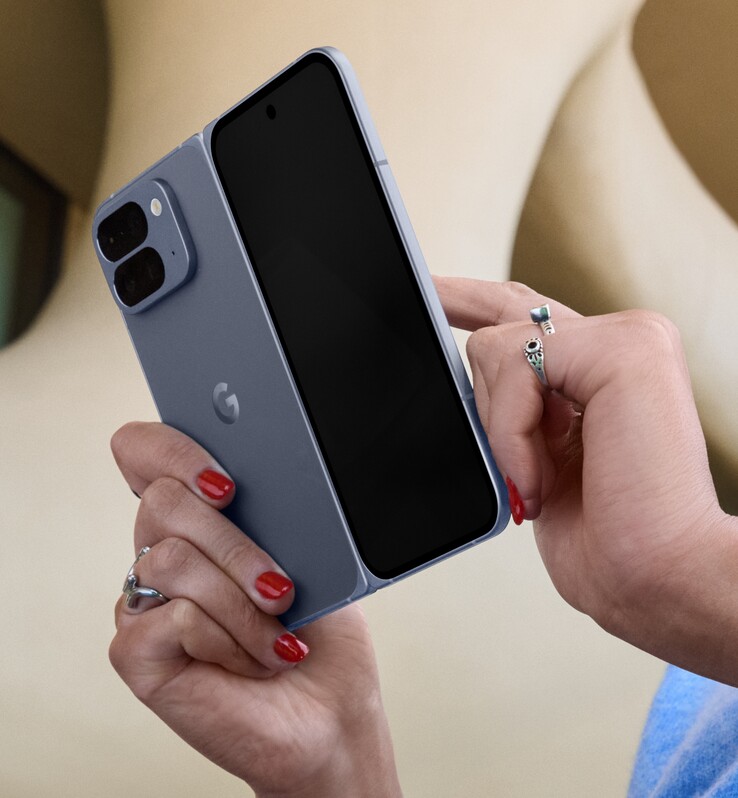 Google Pixel 10 Pro Fold in Moonstone Farbe. (Bildquelle: Evan Blass)