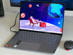 Das 14 Zoll große Lenovo Yoga Slim 7 hat uns mit seinem tollen OLED-Panel überzeugt (Bild: Andreas Osthoff)