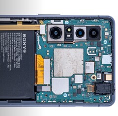 Der erste Teardown zum Sony Xperia 1 II könnte einen Vorgeschmack auf das Innendesign des Xperia Pro liefern.