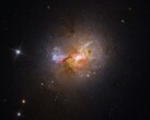 Eine Aufnahme der Zwerg-Starburst-Galaxie Henize 2-10