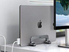 Ein Blick auf Ugreens Laptop-Stand, hier mit Apples Macbook.