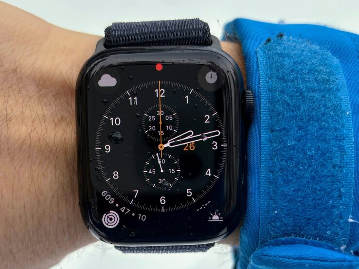 Die Apple Watch Series 9 wird richtig hell und ist jederzeit gut ablesbar.