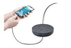 Sieht aus wie ein Ladepad, ist aber eine Backup-Festplatte und kabelbasierter Charger fürs Mate 20.