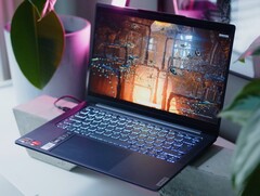 Auch die RTX-3050-Variante des Lenovo Yoga Pro 7 hat nun einen merklichen Preisnachlass erhalten (Bild: Alex Wätzel)
