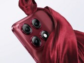 Das Motorola Edge 70 Pro+ soll in drei Farben angeboten werden, inklusive Rot.