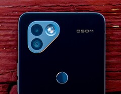 Das OSOM OV1 setzt auf ein ungewöhnliches Kameramodul im Stil des Fairphone 4. (Bild: OSOM, via Android Police)