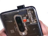 Das OnePlus 7 Pro kann man sich, auf eigene Gefahr, auch zur Transparent-Edition umbauen. 