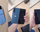 Ein helleres und ein dunkleres Blau: Galaxy Z Flip4 und Galaxy Z Fold4 sind in den ersten Hands-On-Bildern in unterschiedlichen Blautönen zu sehen.