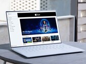 Apple wird bald drei neue Apps für Windows 11 veröffentlichen, um den Zugriff auf Apple TV+ und auf Apple Music zu vereinfachen. (Bild: Dell / Apple, bearbeitet)