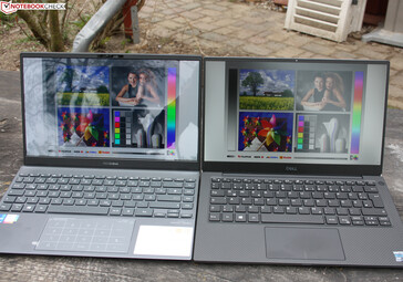 XPS 13 9305 IPS FHD (rechts, matt) versus Asus zenbook UX325EA OLED FHD (links, spiegelnd)