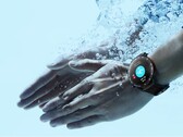Die Honor MagicWatch 2 ist komplett wasserfest, sodass sie auch das Schwimmtraining tracken kann. (Bild: Honor)