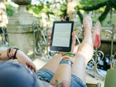 eReader mit farbigen Displays sind immer noch nicht sonderlich beliebt. (Bild: Perfecto Capucine, Unsplash)