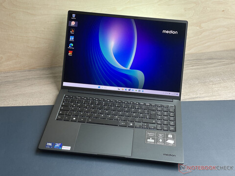 Medion S10 OLED im Test: Multimedia-Notebook mit OLED-Panel und Core Ultra 7