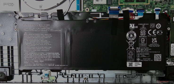 Trotz seiner geringen Kapazität hält der Akku des Aspire 3 lange durch