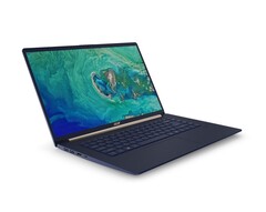 Das neue Acer Swift 5 bleibt trotz 15,6 Zoll-Display unter 1 kg Gewicht.