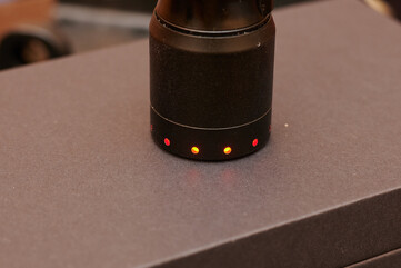 Der Kopf liegt ohne Lichtdurchschein auf. Allerdings wird der Ring indirekt beleuchtet. (Bildquelle: Andreas Sebayang/Notebookcheck.com)