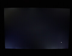 Backlight Bleeding auf Schwarz: 1/15 Sekunde - bei Zug am Display verstärktes Bleeding