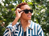 Die Ray-Ban Stories können Videos aufzeichnen, Telefonate führen und Musik abspielen. (Bild: Facebook / Ray-Ban)
