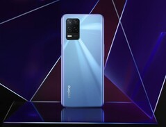 Das Realme 8 5G bietet eine Triple-Kamera, voraussichtlich handelt es sich bei zwei der Linsen aber um praktisch nutzlose 2 MP Module. (Bild: Realme)