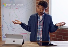 Das Microsoft Surface Pro 7 soll viele Vorteile gegenüber dem Apple iPad Pro bieten, zumindest wenn es nach Microsoft geht. (Bild: Microsoft)