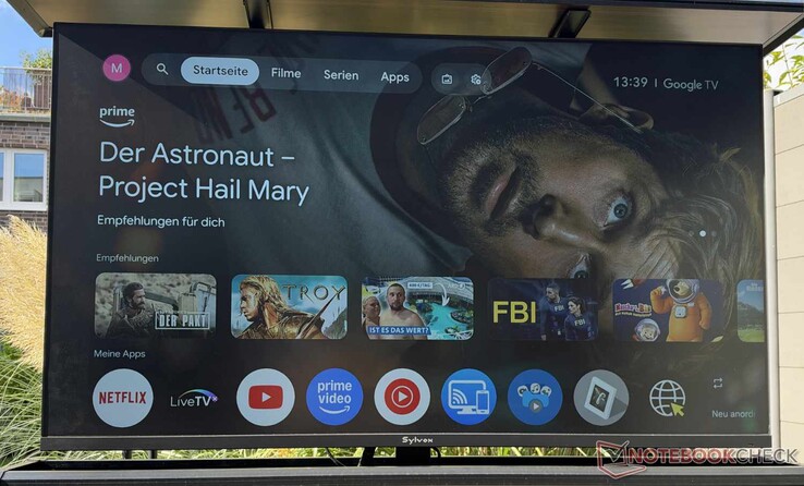 Der Sylvox Frameless Pro bringt die von vielen Indoor-Smart-TVs gewohnte Google-TV-Oberfläche in den Garten.