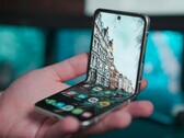 Im HyperOS-Code wurden Kamera-Specs und erste Display-Eigenschaften des Xiaomi Mix Flip entdeckt. (Bild: Onur Binay, Unsplash)