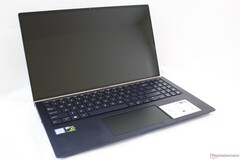 Das neueste Asus ZenBook 15 beweist, dass wir mehr Laptops mit ULV-Core-U-CPU und GeForce-Max-Q-Grafik brauchen