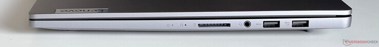 Rechts: SD-Kartenleser, 3,5-mm-Audio, USB-A 3.2 Gen.1 (5 GBit/s), USB-A 3.2 Gen.1 (5 Gbit/s, Powered)