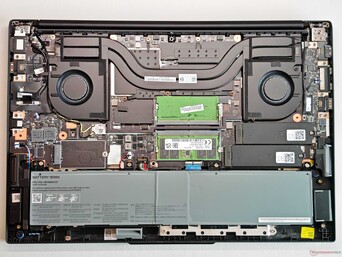 Die Kühlung des ThinkPad P16v Gen 3 kann dauerhaft 80 Watt kühlen.