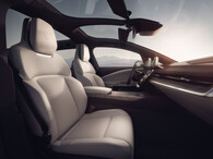 Lucid startet den Gravity als Elektro-Touring-SUV: Ein hochbeiniger, vollelektrischer Sportstourer mit 800-Volt-Technik und viel Luxus (Bild: Lucid).