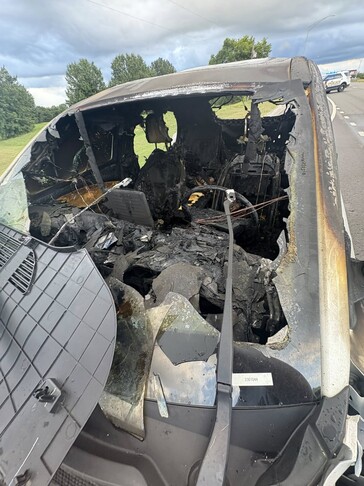 Vorderansicht des Mustang Mach-E nach dem Feuer (Bildquelle: Chase Roberts)