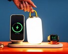 Das Ladegerät von DailyObjects kann auch eine tragbare Lampe laden.