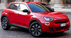 Fiat 600e: Großer Bruder des vollelektrischen 500e kommt zum Marktstart als La Prima und RED.