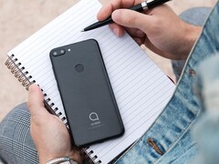 Das Alcatel 1S kostet in Europa gerade einmal 129,99 Euro (Bild: Alcatel)