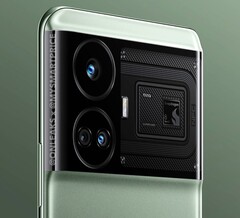 Das Realme GT Neo 6 setzt auf ein auffälliges Kameramodul in Schwarz. (Bild: @OnLeaks / MySmartPrice)