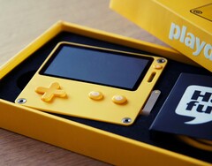 Der Playdate Gaming-Handheld wird durch ein Software-Update um eine Reihe neuer Spiele erweitert. (Bild: Super Snapper)