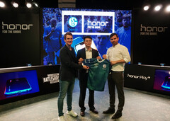 gamescom 2018: eSports: Honor und FC Schalke 04 Esports verkünden Partnerschaft.