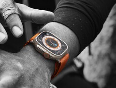 Die Apple Watch Ultra hält im Multisport-Tracking-Modus nach dem Update auf watchOS 9.2 17 Stunden durch. (Bild: Apple)