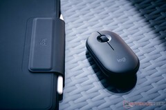 Logitech bietet eine robuste und günstige Alternative zu Apples Magic Keyboard, doch kann die Tastaturhülle im Test auch überzeugen? (Bild: Notebookcheck)