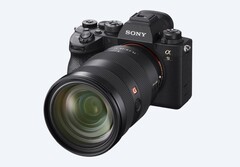 Die abgebildete Sony A9 II könnte in wenigen Tagen einen Nachfolger erhalten. (Bild: Sony)
