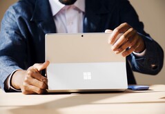 Das Surface Pro 12 nutzt Intel Panther Lake.