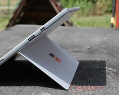 Microsoft evaluiert aktuell auch AMD- und Qualcomm-CPUs für künftige Surface-Geräte.