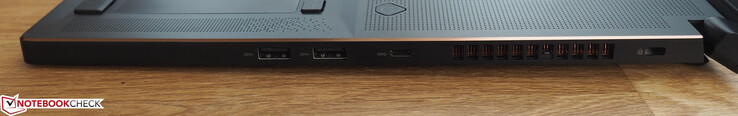 Rechte Seite: 2x USB-A 3.0, USB-C 3.0, Kensington Lock