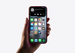 Nutzer älterer Apple iPhones können mit DynamicCow auf die Dynamic Island des iPhone 14 Pro zurückgreifen. (Bild: Apple / matteozappia, bearbeitet)