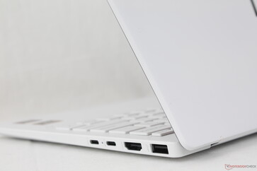 Vor allem die Keramikoberfläche verbirgt Fingerabdrücke und Flecken sehr gut